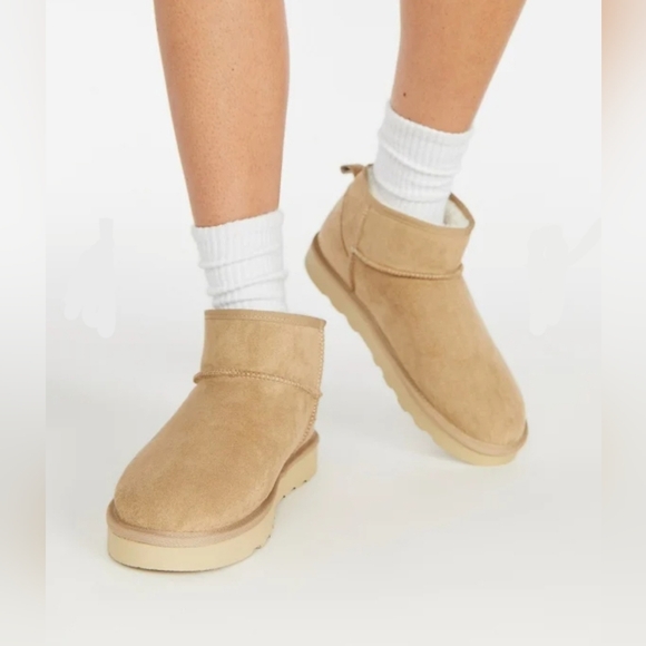 Charlee Fuzzie Bootie - Size *8 - Picture 9 of 10